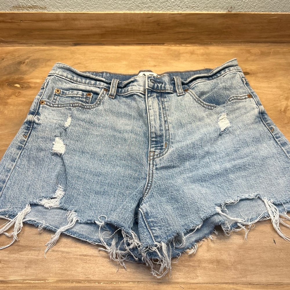 Medium Wash Jean Shorts Size 29